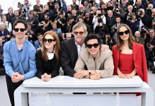 natalie portman charles melton and julianne moore may december photocall cannes 7 1024x682 1